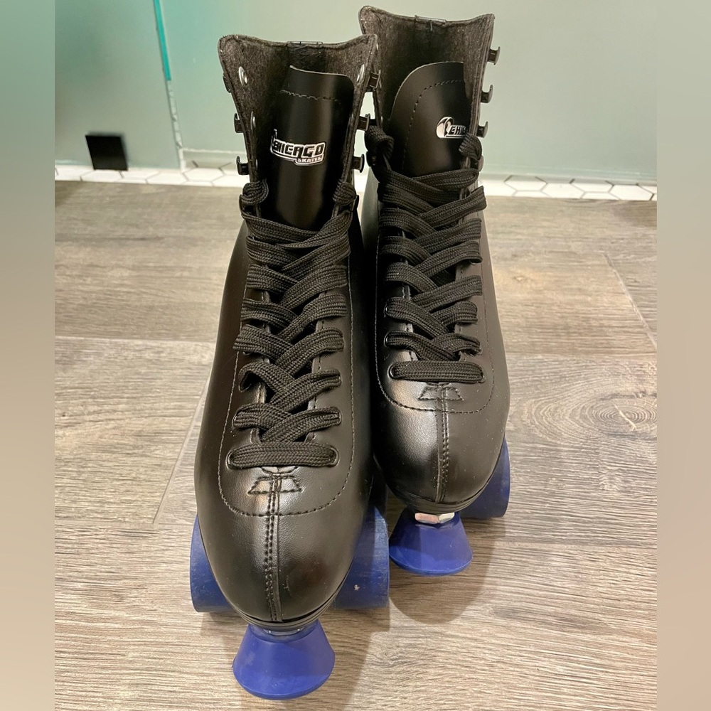 CHICAGO Skates Black Quad Roller Adjustable High Top Design Indoor Outdoor